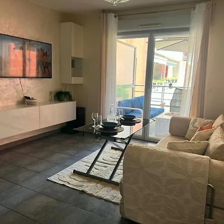 Moderne Avec Terrasse, Parking Et Clim Lejlighed *