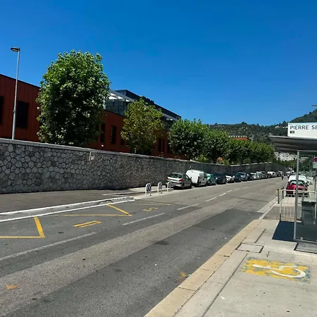 Moderne Avec Terrasse, Parking Et Clim Nice